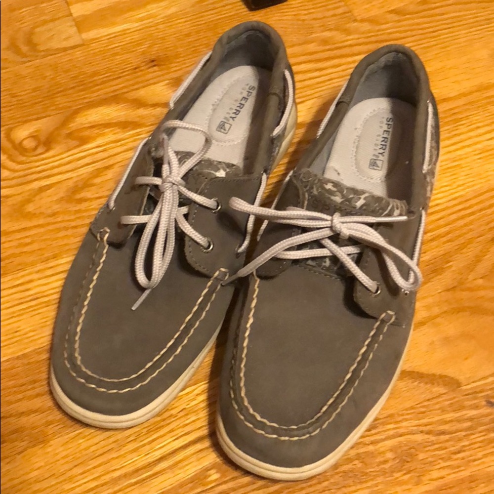 Sequin Grey Leopard Print Sperrys size 8.5